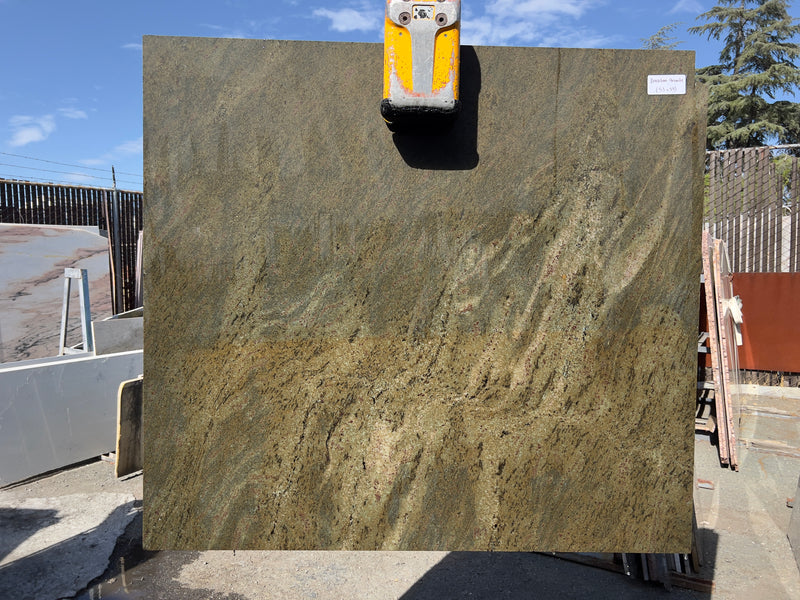 Green brazilian granite (53x59) remnant slab