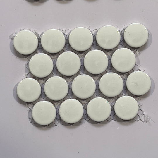 White porcelain penny round mosaic/pool tile - corb01wtg